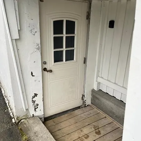 Hoda Apartment - Cozy Central Apartment With Free Parking Leknes Exterior photo